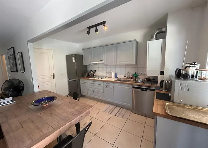 Апартаменти Appartement Charmant Arcachon *